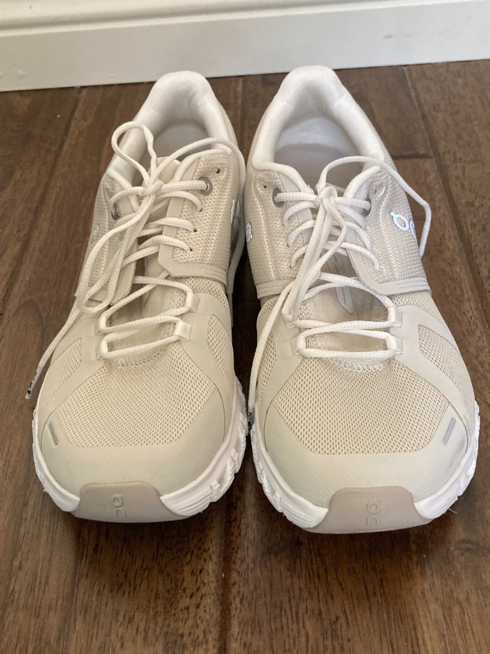 ON Running Cloud 6 Women's Shoes Pearl/White Sz 9 Athletic Comfort Travel - Picture 5 of 9